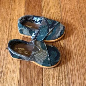Baby Camo Toms